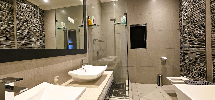 7 Bedroom Property for Sale in Country Club Western Cape